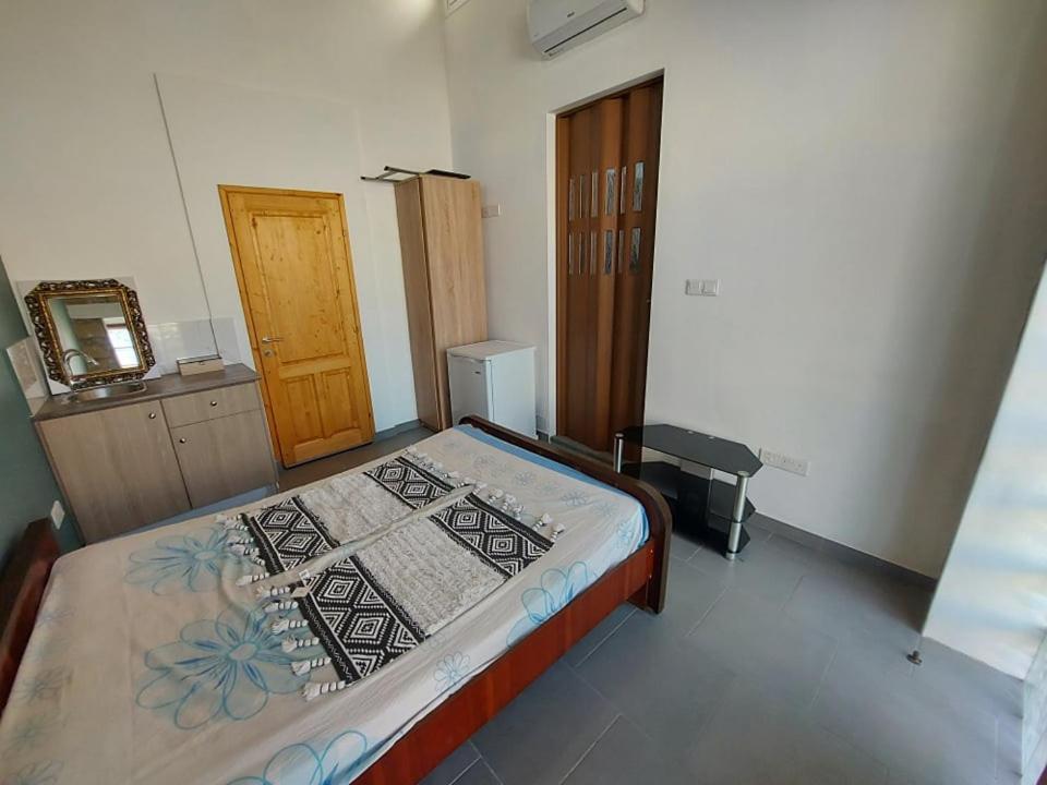 Anna Guesthouse 10 Min Walk From The Beach Larnaca Eksteriør billede